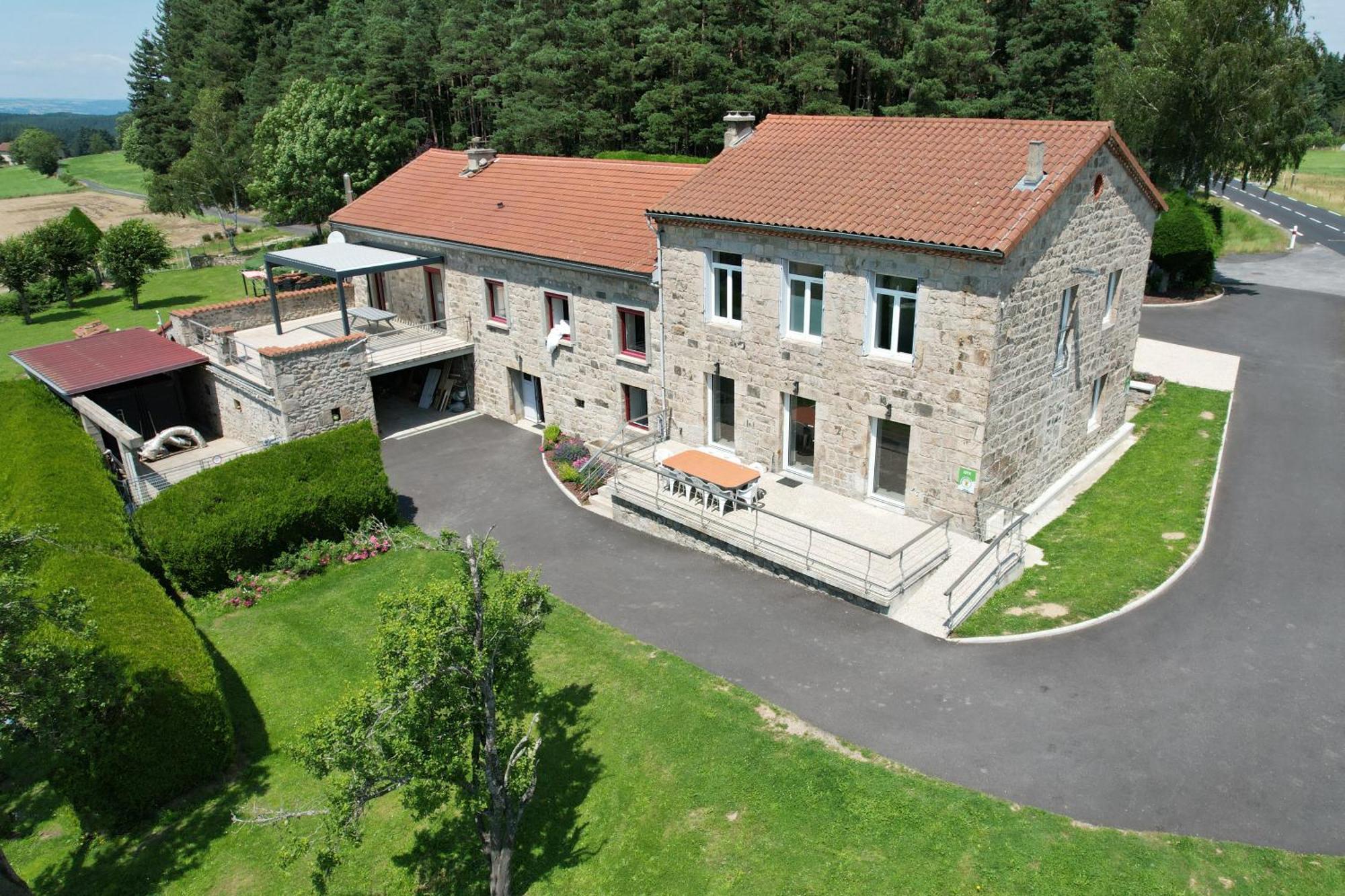 Отель La Bonne Adresse Sainte-Sigolene Экстерьер фото